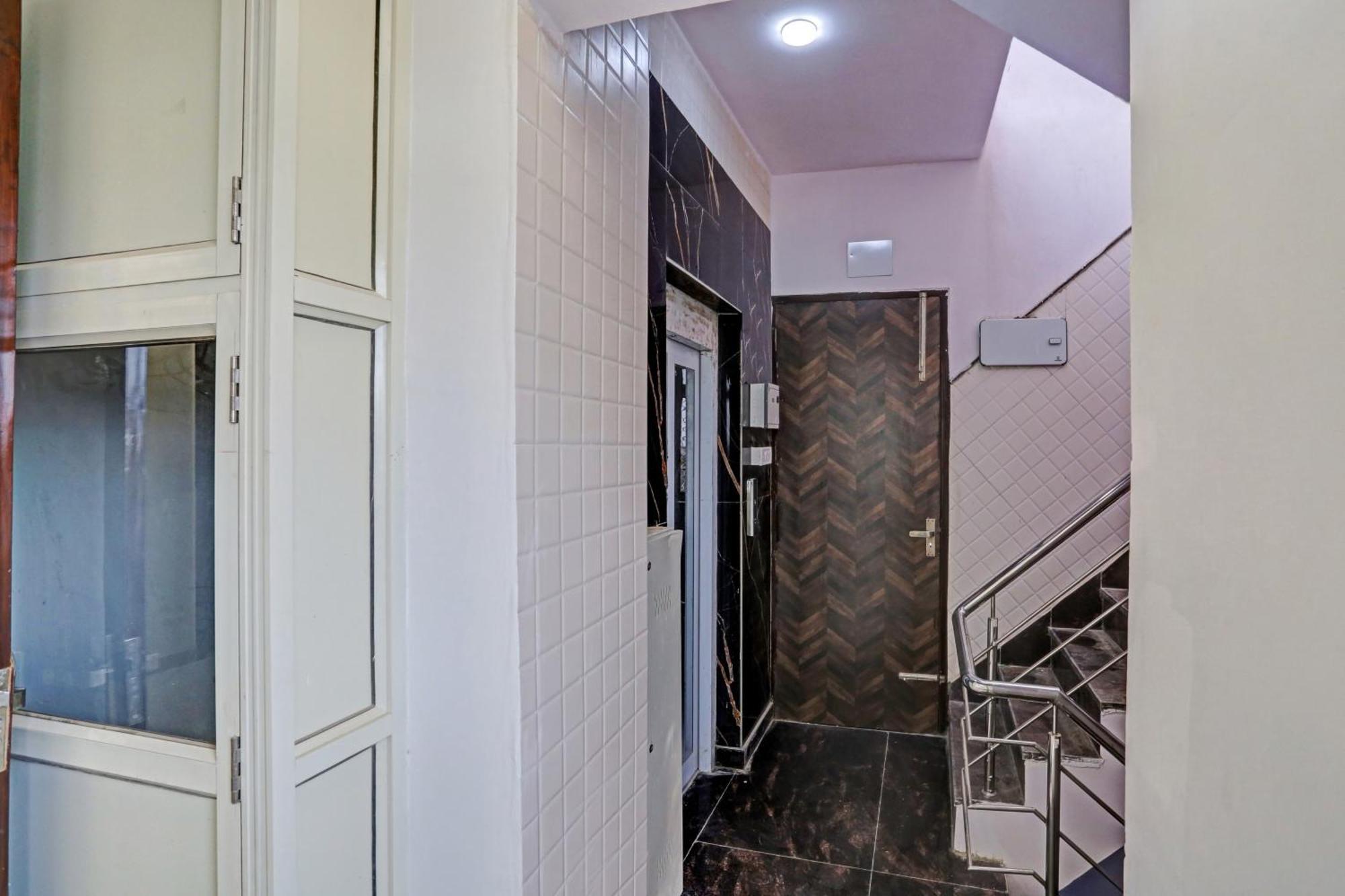 德里 Townhouse Vip Grand酒店 外观 照片